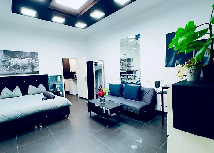 Modern & Cozy -15 Min To Rathausplatz & Center *