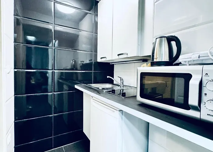 Apartment Modern & Cozy -15 Min To Rathausplatz & Center *